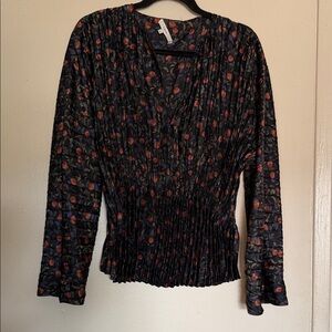 Vince Black M Pleated Long-Sleeve Top with Red & Blue Floral Print